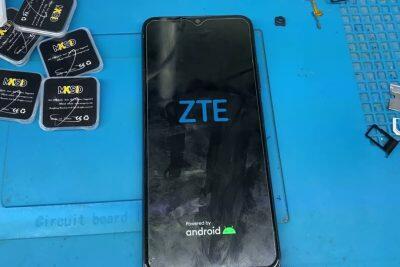 Pantalla del teléfono ZTE Android con la opción de desbloqueo de Google. Desbloquea tu ZTE.